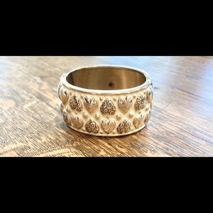 A magnetic Brighton bracelet